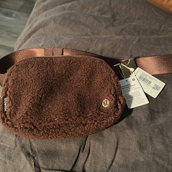 Lululemon Everywhere Belt Bag 1L
Fleece - brown earth - Picture 9 of 9